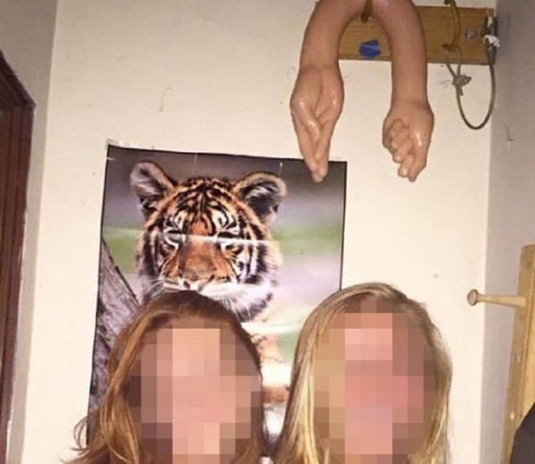 Adiviná por qué se volvió viral esta foto de dos amigas en Facebook | Curiosidades