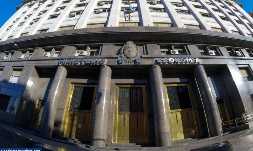 El Tesoro cubrió los vencimientos de la deuda y obtuvo financiamiento por casi 50 mil millones | Economía