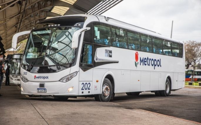 Tres líneas de colectivo paralizaron su servicio por falta de combustible | Actualidad