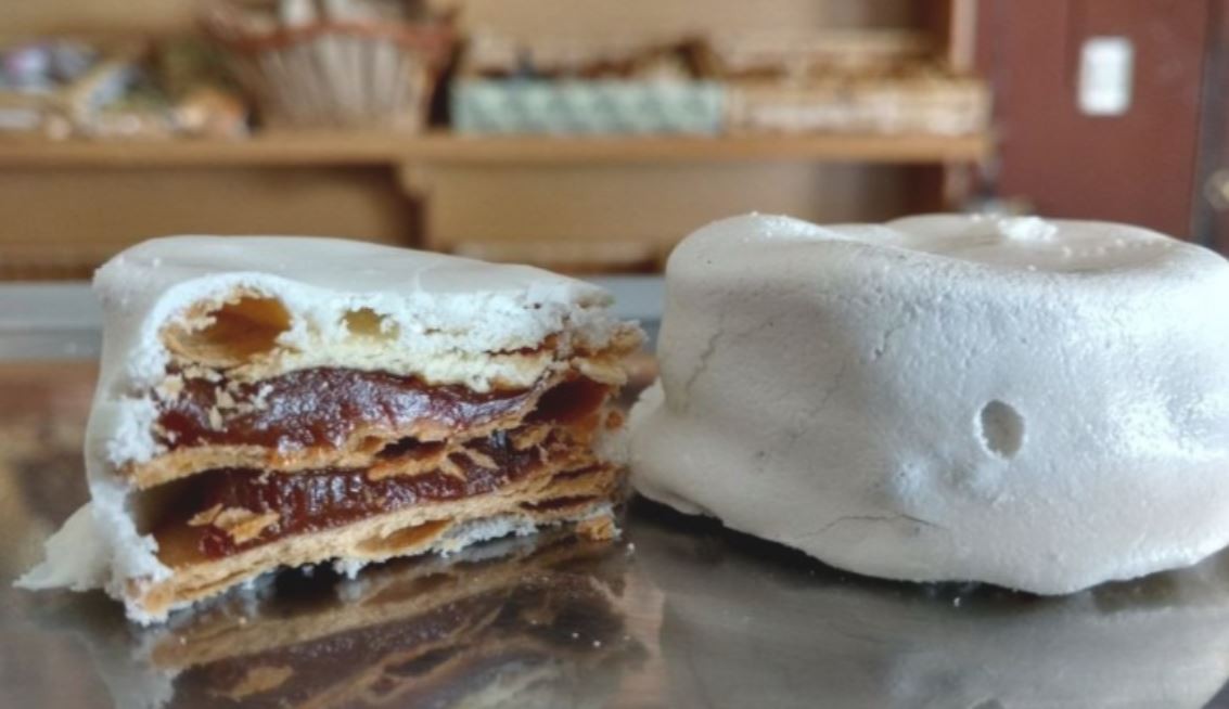 La ANMAT prohibió la venta de un alfajor por falsificar el sello de "apto para celíacos" | Actualidad