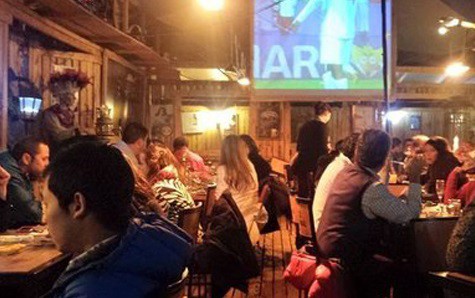 Para no pagar en el restaurante, fingió atragantarse con un preservativo | Curiosidades