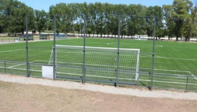 Conmoción en Trenque Lauquen: murió un chico de 13 años en pleno partido de fútbol | Deportes