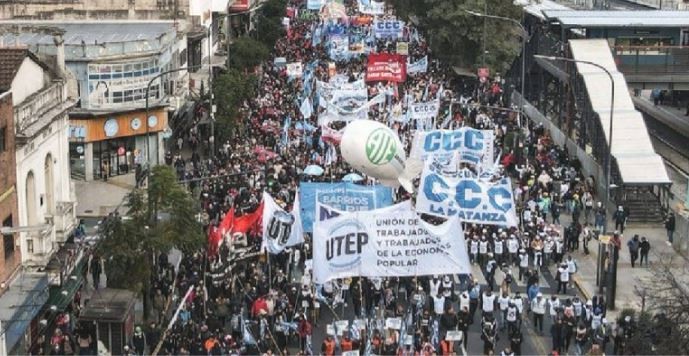Organizaciones sociales se movilizan a Plaza de Mayo para exigir medidas contra la inflación y el hambre | Actualidad