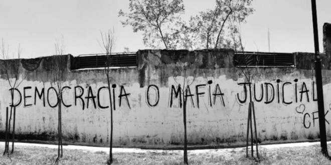 Se realiza la marcha hacia Tribunales bajo el lema "democracia o mafia judicial" | Política