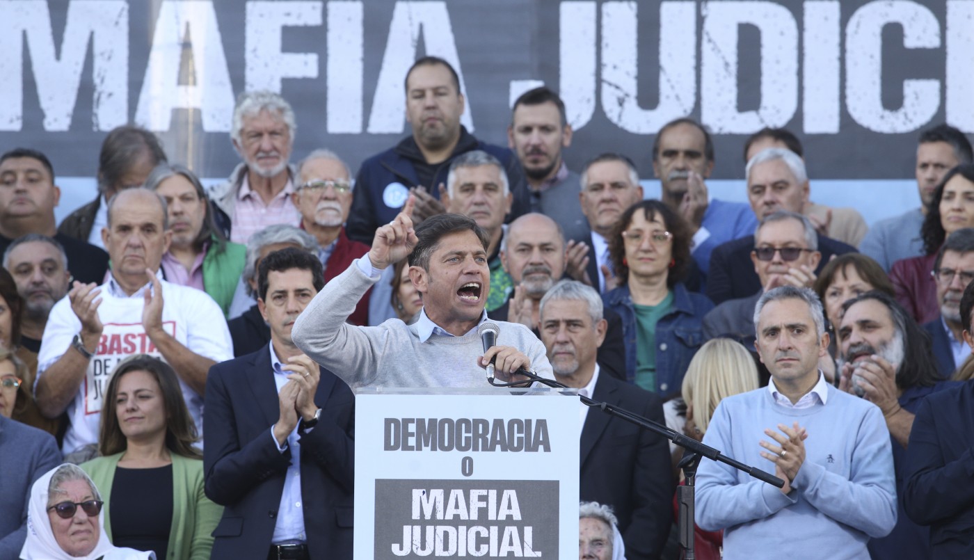 Kicillof cerró el acto contra la Corte: "El pueblo acompañará a Cristina y volverá a ejercer cargos" | Política