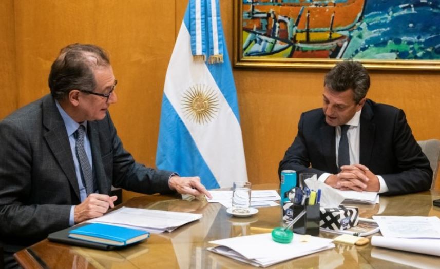 Massa y Pesce acordaron nuevas medidas para cuidar las reservas del Banco Central | Economía