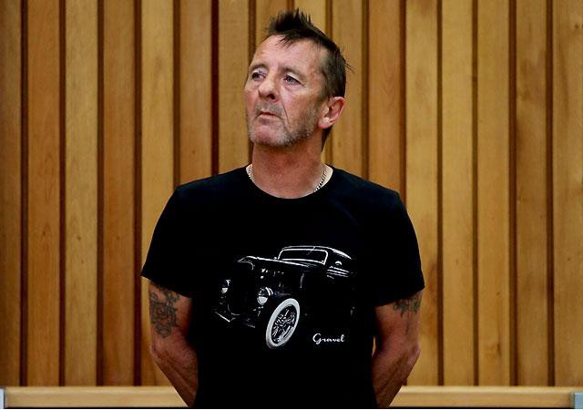 Arrestaron al baterista de AC/DC | Espectáculos