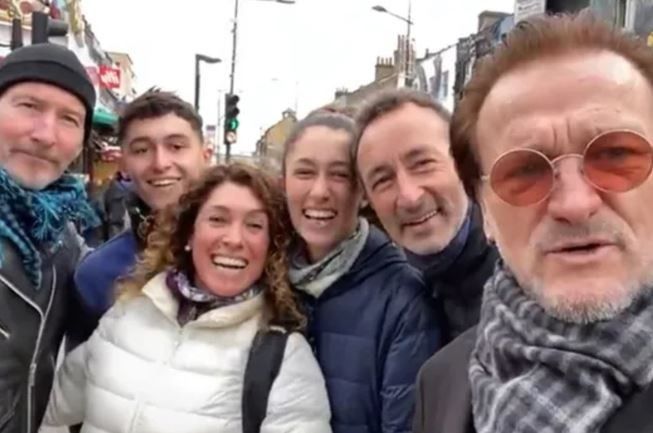 La emoción de turistas argentinos al encontrarse con Bono, líder de U2 | Actualidad