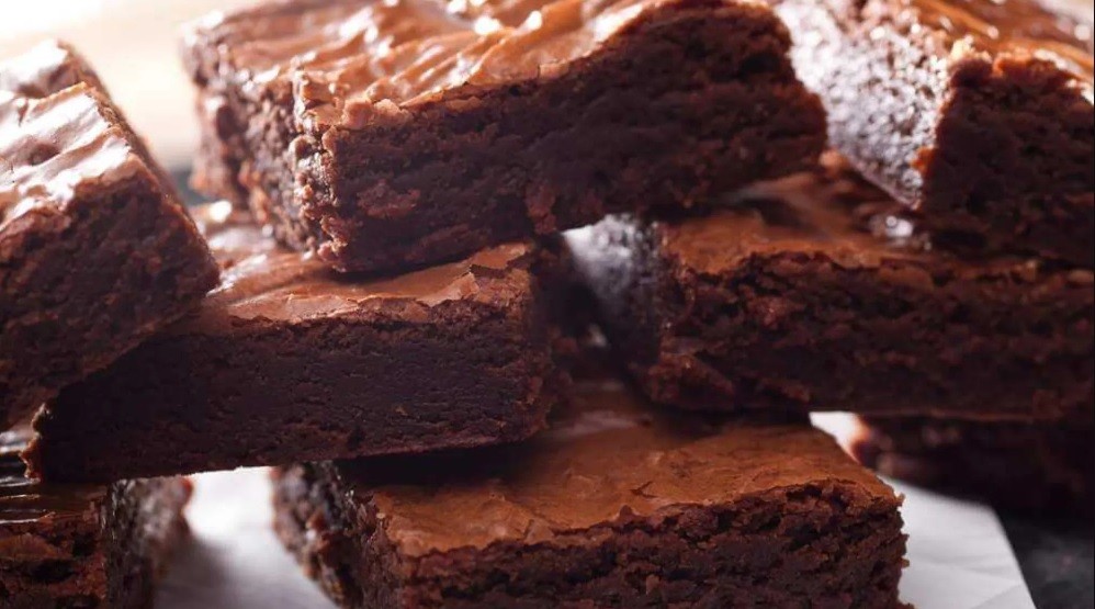 Chica de 13 años llevó "brownies locos" a la escuela y se intoxicaron varios compañeros | Actualidad