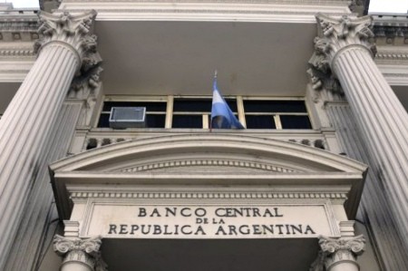 Para contener al dólar, el Banco Central subirá la tasa de interés por segunda vez en una semana | Economía