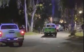 Enfrentamiento con la Policía por una pelea entre clientes de un bar y cuidacoches en el Bajo San Isidro | Actualidad