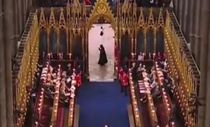 La extraña imagen de la "parca" que apareció durante la coronación de Carlos III | Internacionales