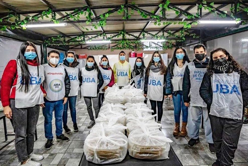 Voluntarios de la UBA repartirán platos de comida caliente alrededor de la Facultad de Medicina | Actualidad