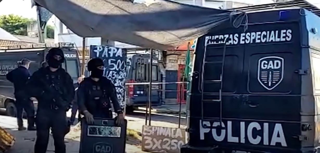 Tensión en Ezpeleta: se atrincheró una mujer en su casa y realizó varios disparos | Actualidad