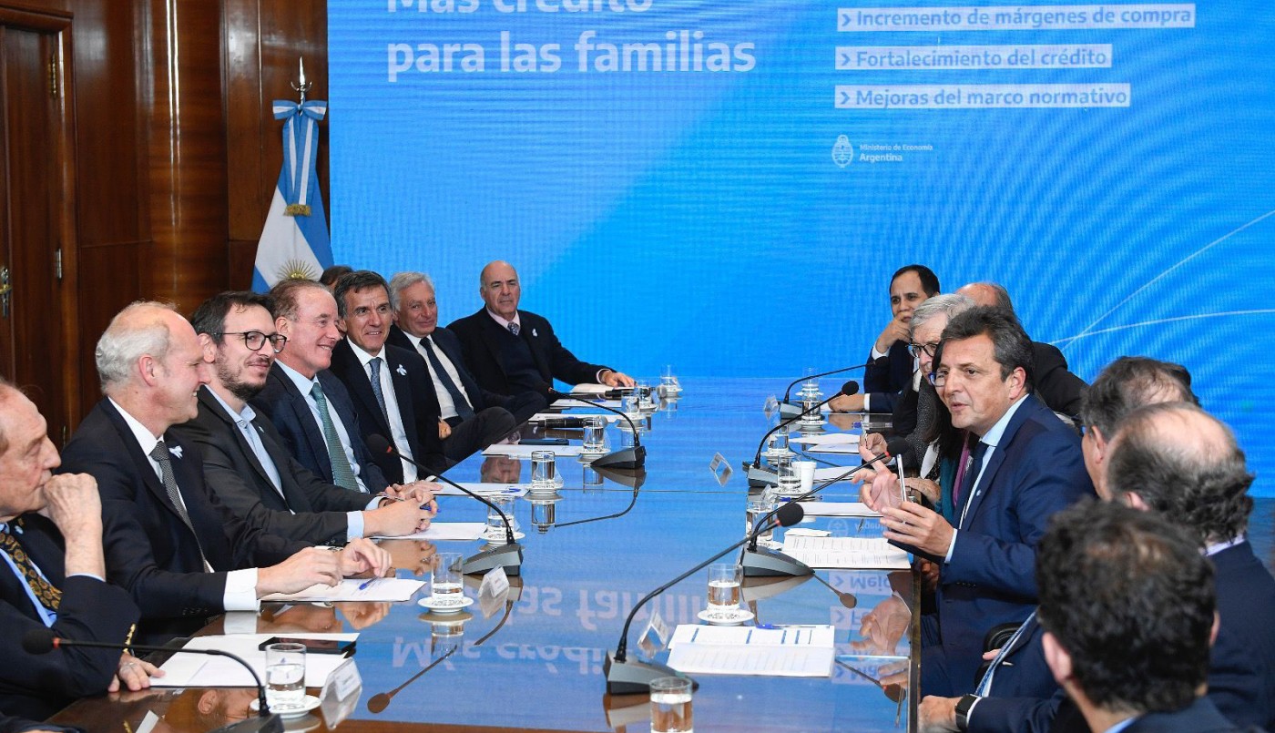 Massa anunció la suba del límite de compra con tarjetas de crédito para impulsar el consumo | Economía