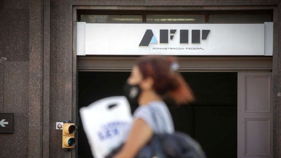 Dólar MEP: AFIP notificó a 5.780 contribuyentes para que declaren sus compras | Economía