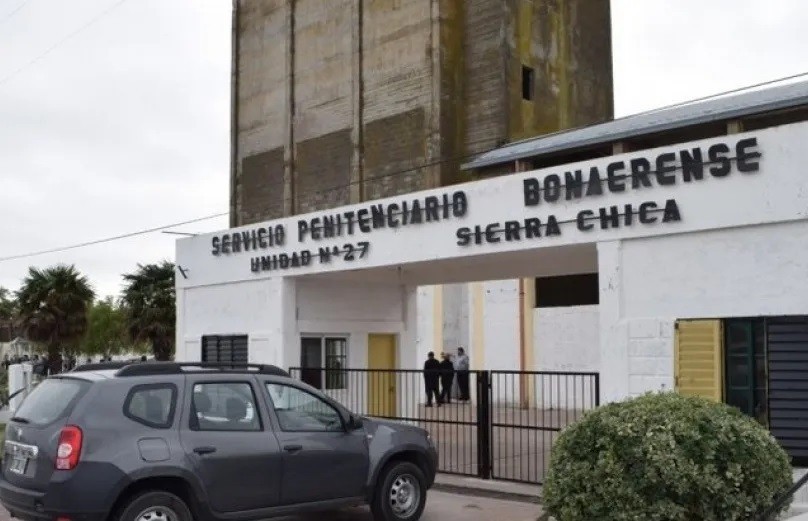 Dos presos se fugaron en una camioneta del penal de Sierra Chica | Actualidad