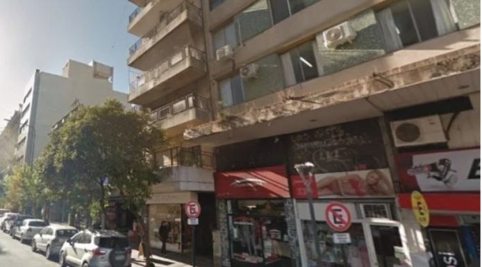 Una joven cayó de un segundo piso y otra mujer que estaba con ella apareció herida | Actualidad