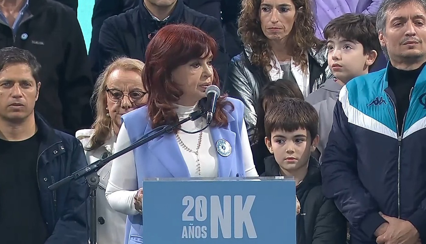 Militantes del Frente de Todos se congregaban esta mañana en la Plaza de Mayo | Política