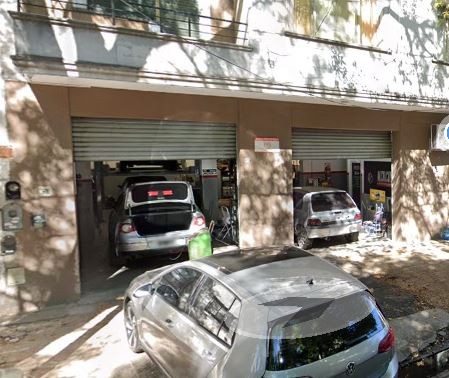 Video: Hijos de un cliente le pegaron al mecánico porque tardó en entregarle su camioneta | Actualidad