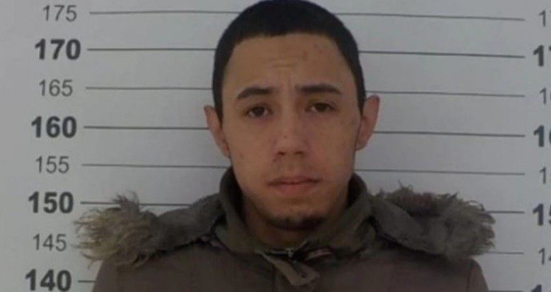 Estaba prófugo por asesinato y lo hallaron en una comisaría detenido por otro delito con nombre falso | Actualidad