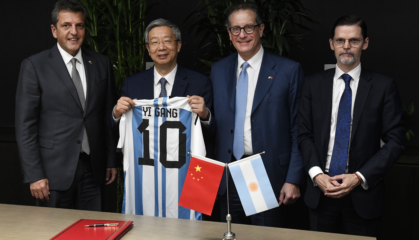 Massa ratificó que el swap es para consolidar al yuan "como instrumento de inversión" | Política