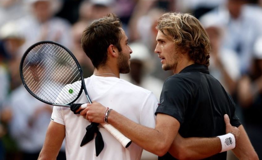 Etcheverry perdió un partidazo contra Zverev en Roland Garros y se ganó la ovación del público | Deportes