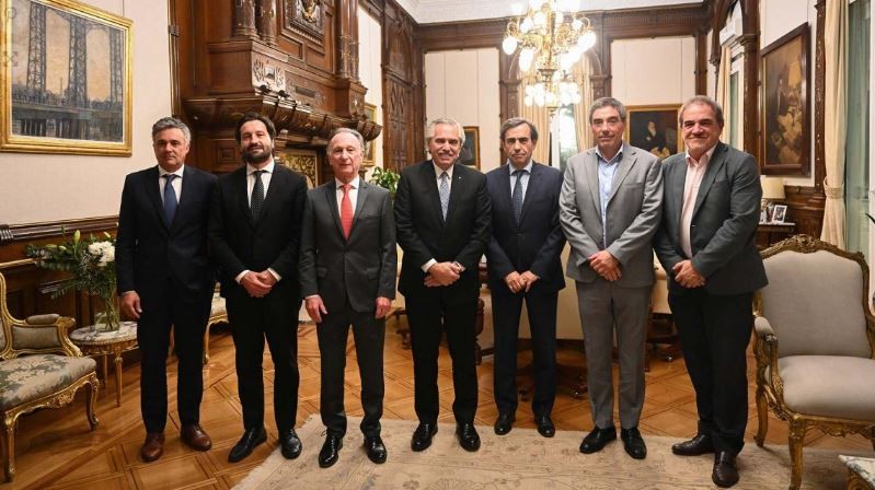 La conducción de la Cámara Argentina de la Construcción fue recibida en la Casa Rosada | Economía