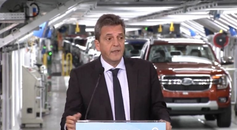 Massa: "Exportar trabajo argentino es lo que permitirá no tener que andar como mendigos en el mundo" | Economía