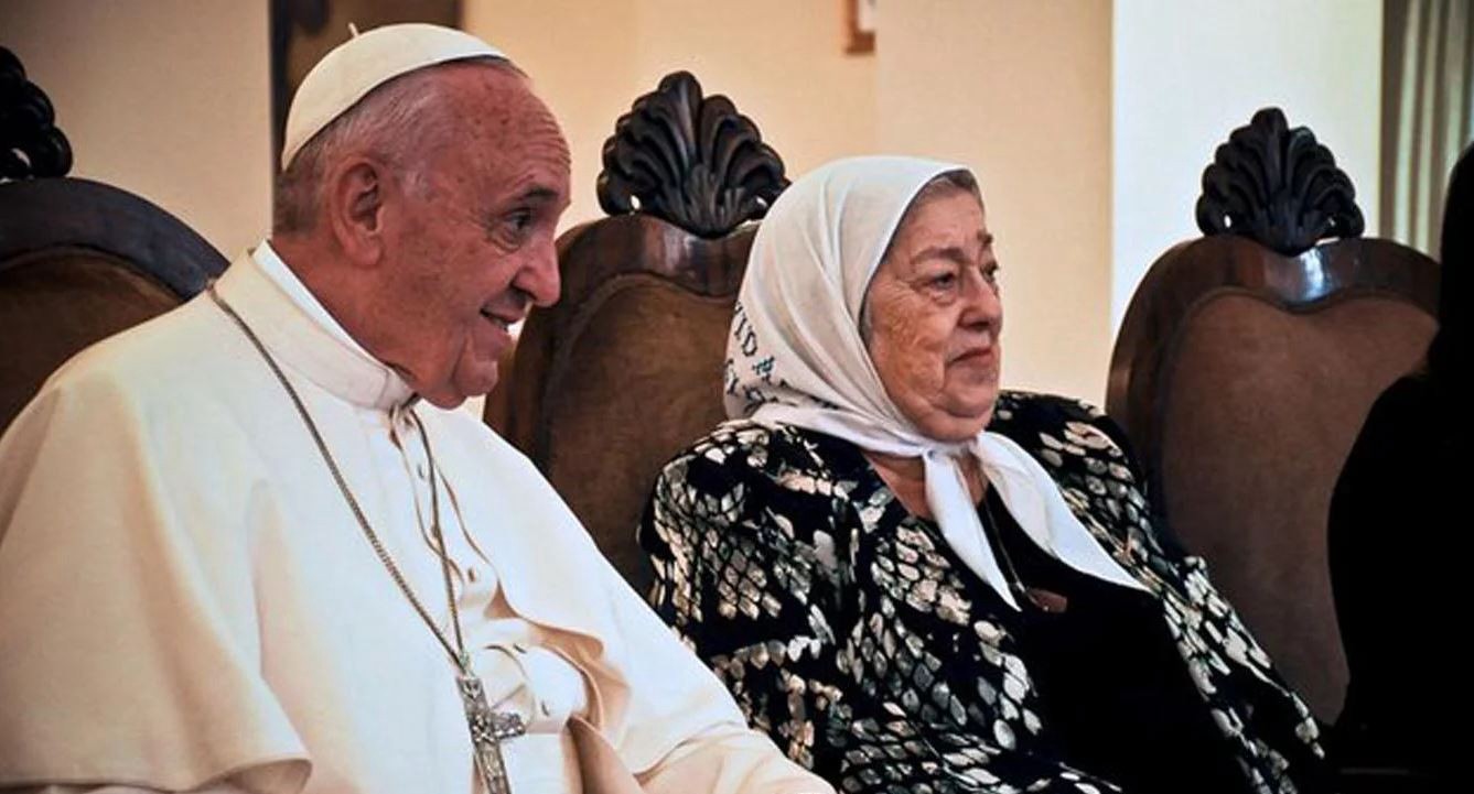 El Papa Francisco le envió una carta a Hebe de Bonafini y la comparó con Jesús | Política