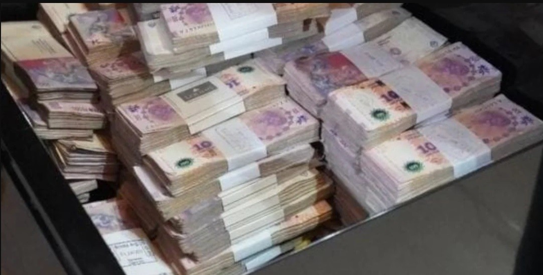 Otra causa contra los Sena: investigan el origen de los $6 millones secuestrados en la casa | Actualidad