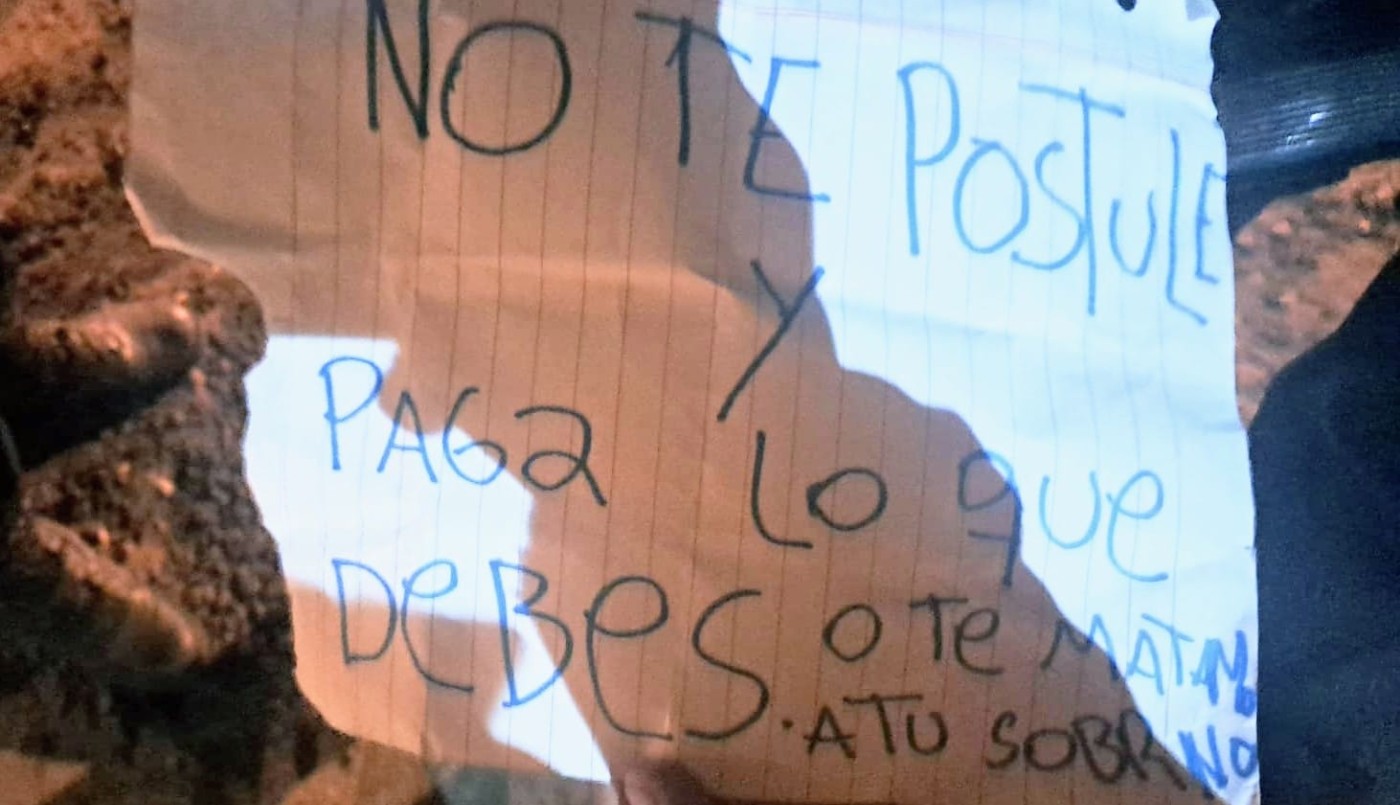 Balearon una cancha de fútbol en Rosario y dejaron una amenaza para un precandidato a concejal | Actualidad