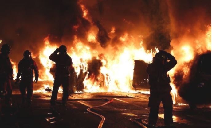 Francia: segunda noche de disturbios luego de que la Policía matara a un adolescente | Internacionales