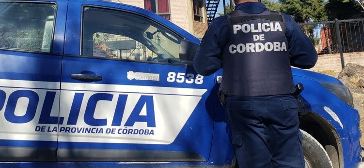 Conductor alcoholizado le comió el dedo a un policía en un control | Actualidad