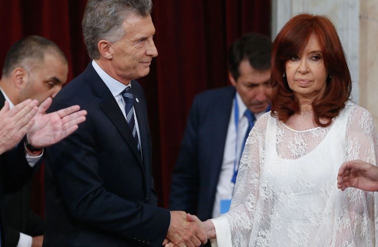 Tras otra carta de Cristina Kirchner, escaló la pelea con Macri: "Usted es muy mentiroso ingeniero" | Política