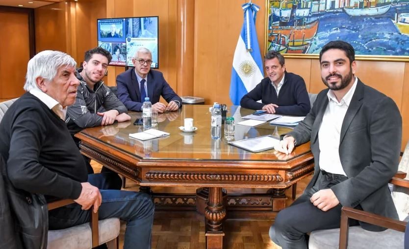 Sergio Massa se reunió con Hugo Moyano y recibió su apoyo para las PASO | Elecciones 2023