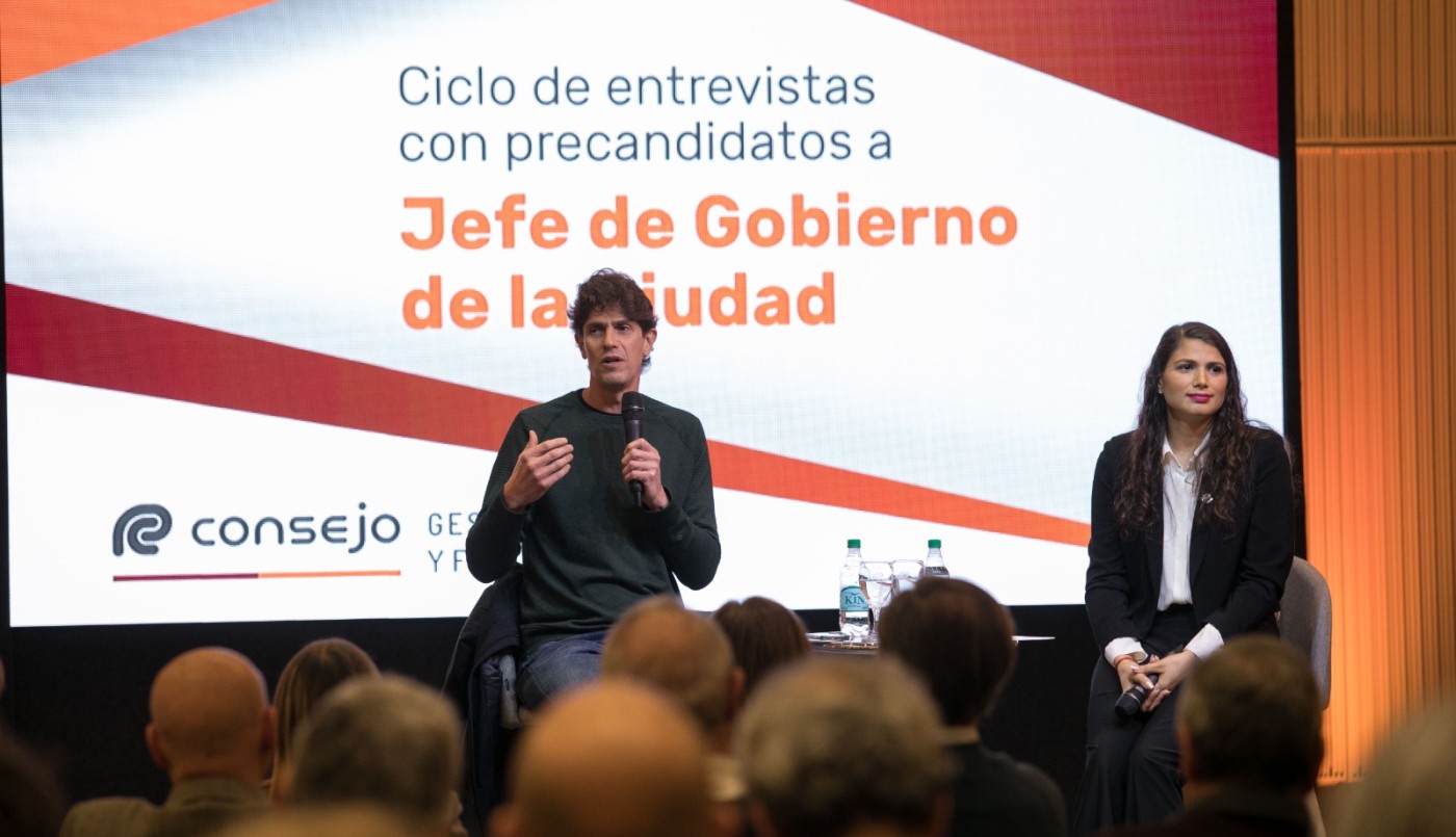 “Se pueden bajar los impuestos sin afectar la recaudación”, afirma Martín Lousteau en el Consejo de Ciencias Económicas | Elecciones 2023