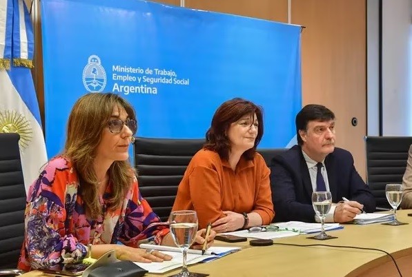 Se reúne el Consejo del Salario: la CGT y la CTA negocian una propuesta en común | Economía