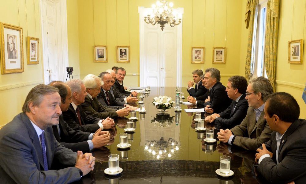 El Gobierno se reúne con los industriales | Política