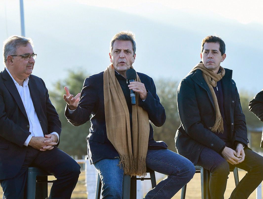 Massa: "Desde algunos lugares sólo se dedican a criticar, a cuestionar y nosotros trabajamos" | Política