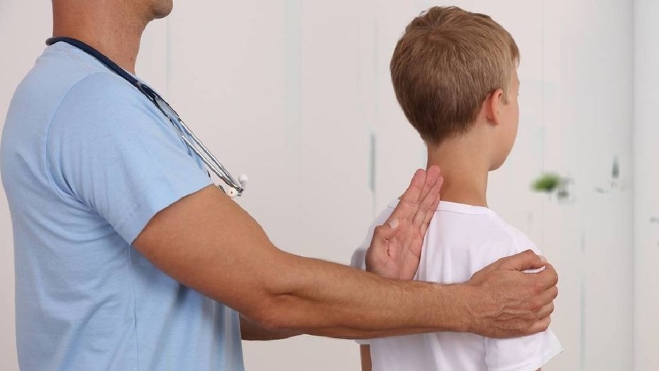 El Hospital de Clínicas ofrecerá consultas libres y gratuitas por escoliosis | Actualidad