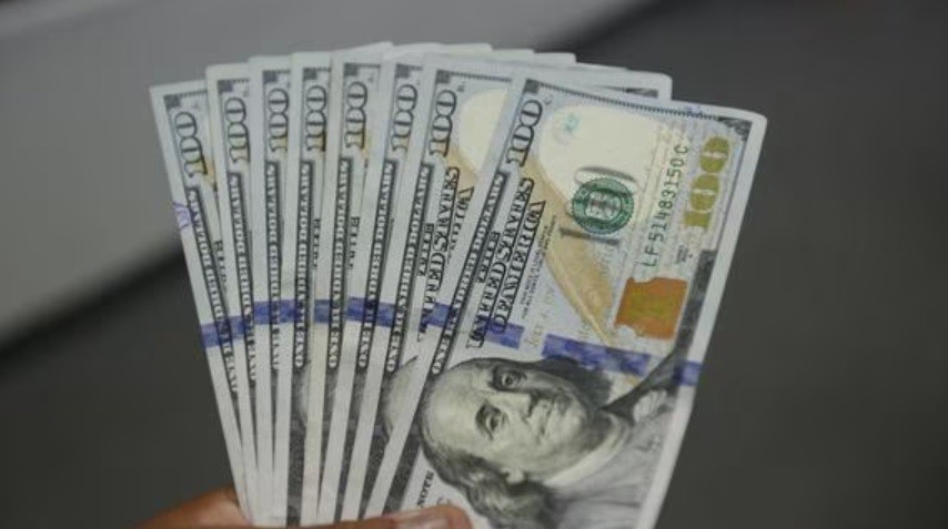 Tras cinco jornadas de tensión cambiaria, baja el dólar blue | Economía