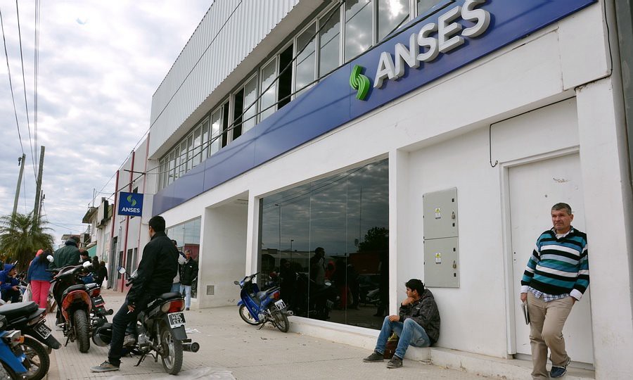Escándalo en Formosa: la ANSES dio de baja las jubilaciones de 3.700 paraguayos | Política