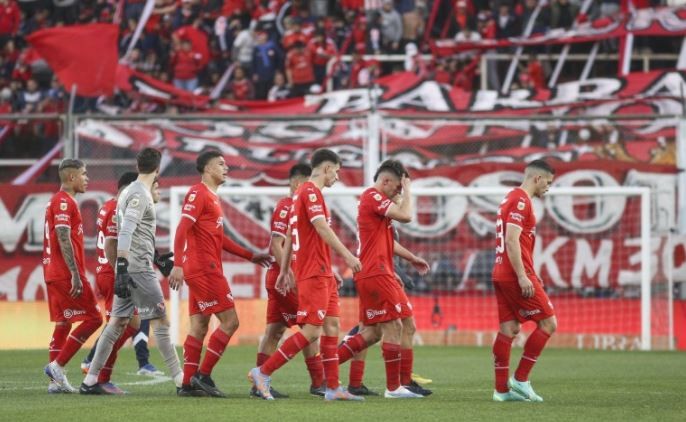 Independiente repudió la "injustificada represión policial" contra los hinchas tras el partido con Boca | Deportes