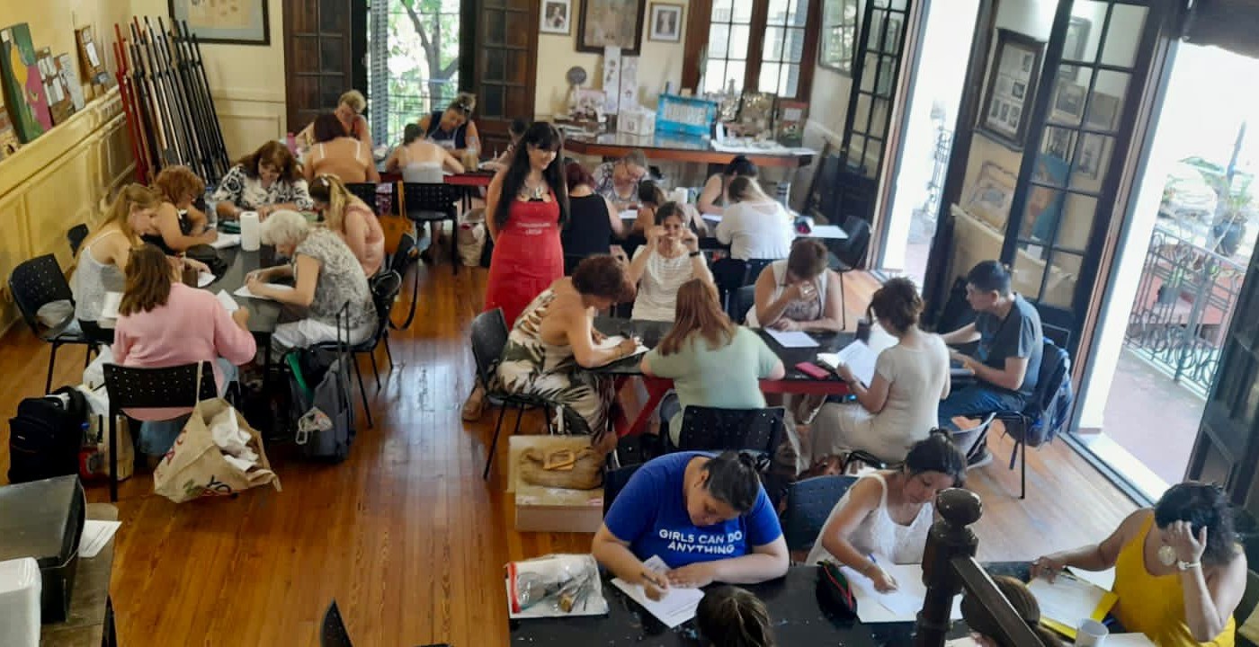 Aldo Bonzi: la profesora que ya enseñó arte a más de 30 mil alumnos | Actualidad