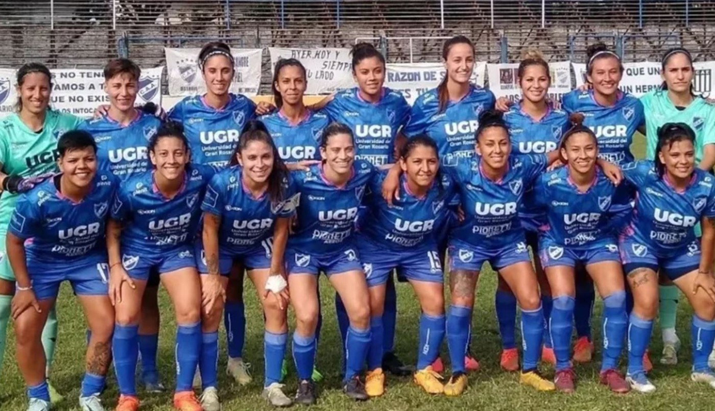 Escándalo y renuncia de todo un plantel de fútbol femenino: "Pónganse calzas y busquen sponsor" | Deportes
