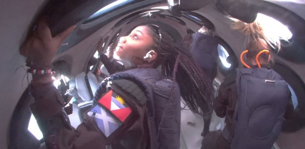 Llegaron al espacio los tres primeros turistas de Virgin Galactic | Internacionales