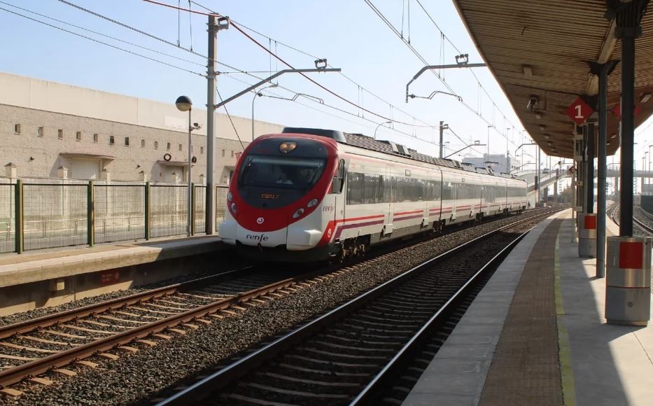 Escándalo en el tren: maquinista encontró a un compañero teniendo sexo en la locomotora | Internacionales