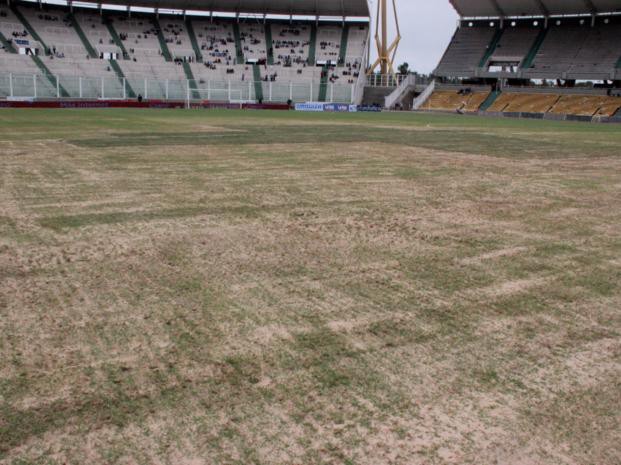 Agüero, sobre el mal estado del campo en el Kempes: "Habrá que pensar que estamos jugando en inferiores" | Deportes