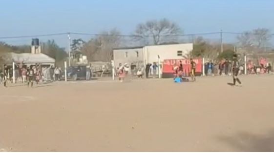 Brutal agresión a un árbitro durante un partido en Córdoba | Deportes